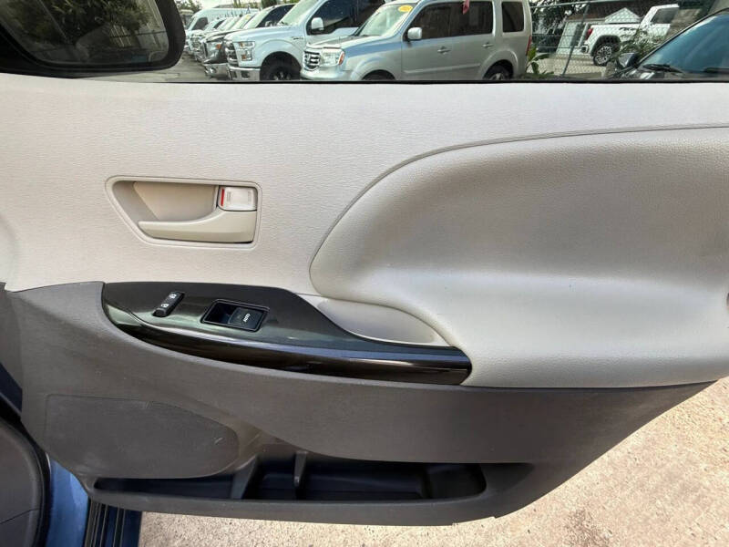 2014 Toyota Sienna