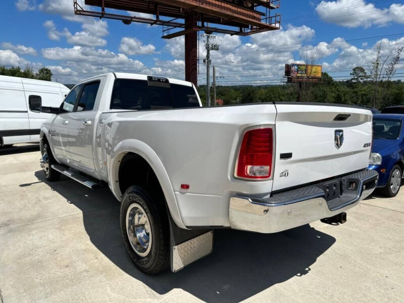 2017 RAM Ram 3500 Pickup Laramie photo 3