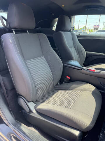 2017 Dodge Challenger SXT