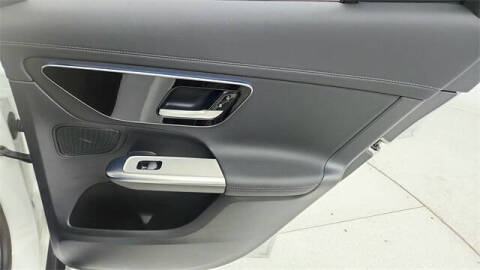 2025 Mercedes-Benz GLC GLC 300