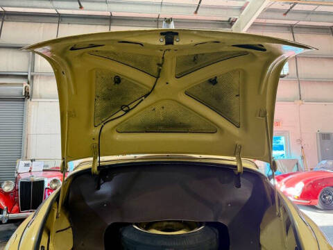 1948 Ford Super Deluxe