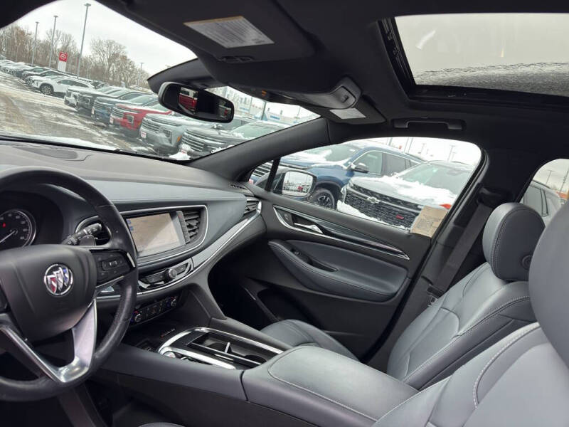 2024 Buick Enclave Essence