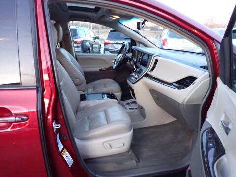 2015 Toyota Sienna XLE 7-Passenger