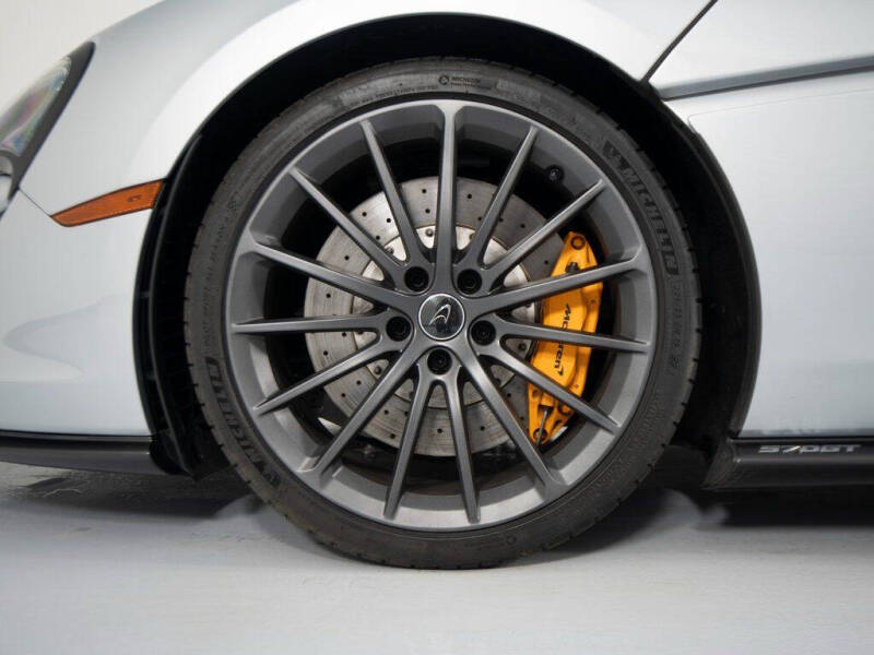 2017 McLaren 570GT