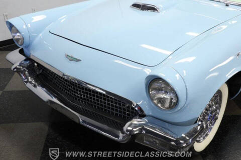 1957 Ford Thunderbird
