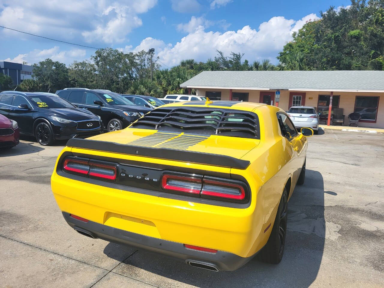 2017 Dodge Challenger for sale at FAMILY AUTO BROKERS in Longwood, FL