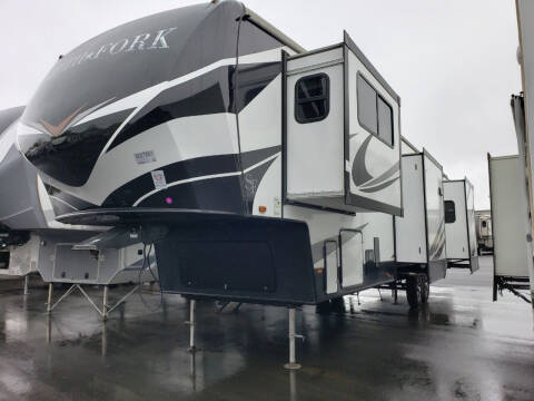 2020 Cruiser RV South Fork 3760FLML