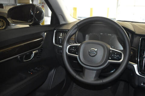 2017 Volvo S90 T5 Momentum