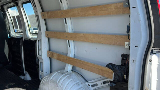 2023 GMC Savana 2500