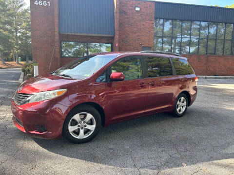 2011 Toyota Sienna LE 7-Passenger Auto Access Seat