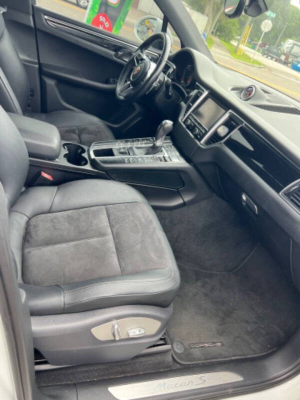 2015 Porsche Macan S