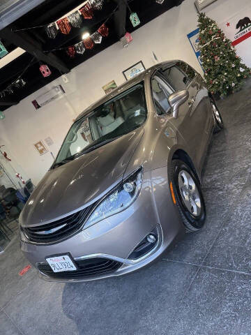 2018 Chrysler Pacifica Hybrid Touring Plus