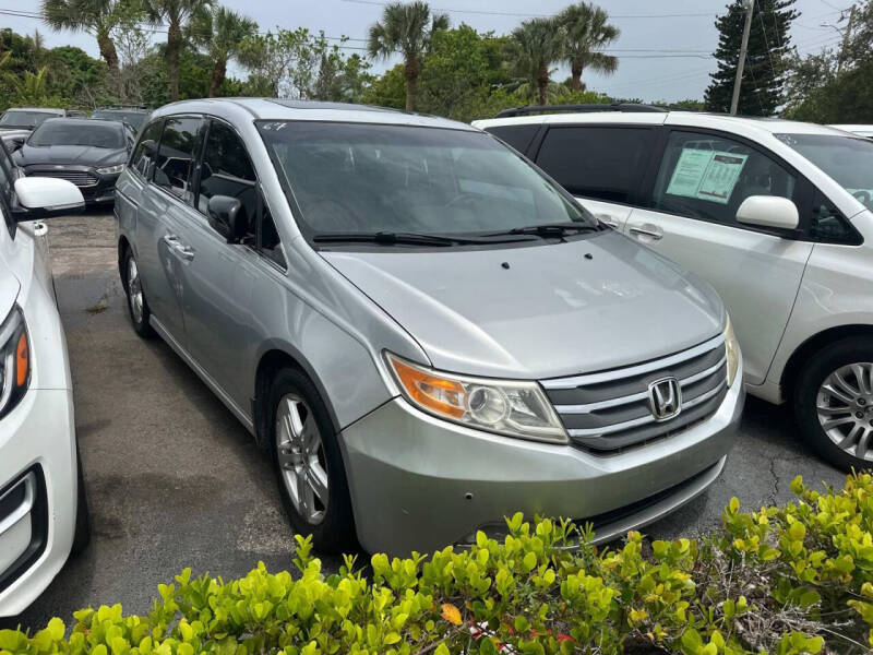 2012 Honda Odyssey Touring's photo