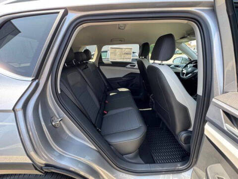 2025 Volkswagen Taos SE 4Motion