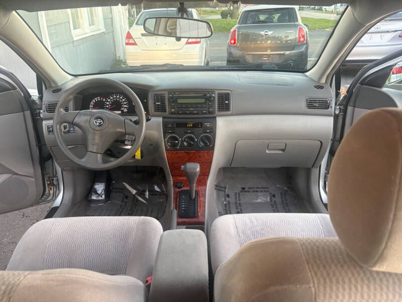 2005 Toyota Corolla LE