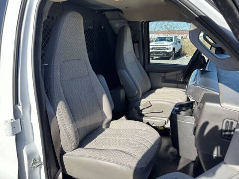 2025 Chevrolet Express 2500