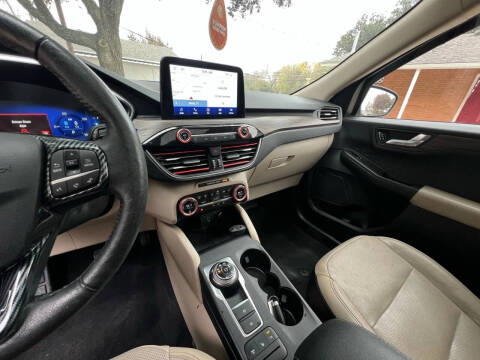 2020 Ford Escape Hybrid Titanium