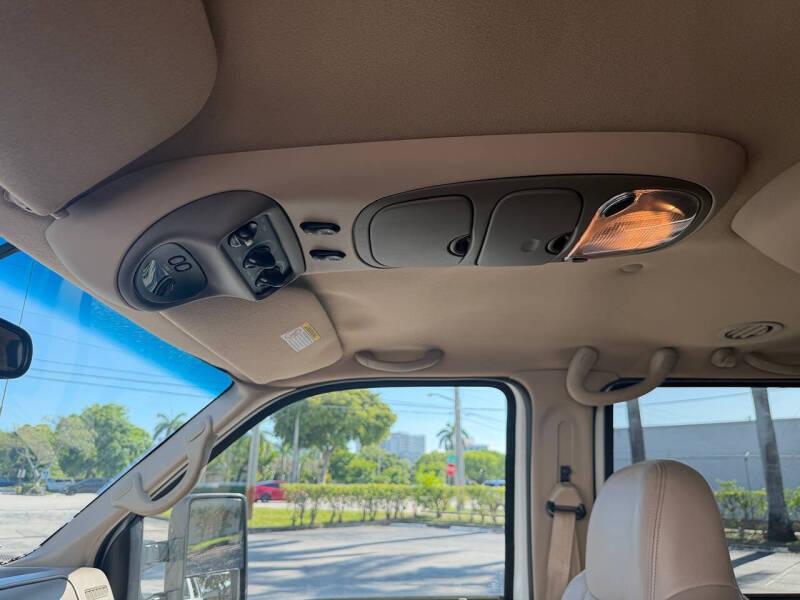 2000 Ford Excursion XLT