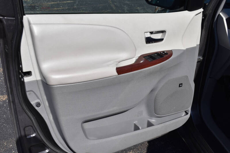 2011 Toyota Sienna XLE 7-Passenger