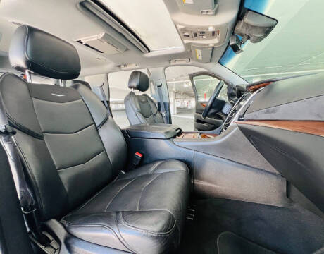 2017 Cadillac Escalade Luxury
