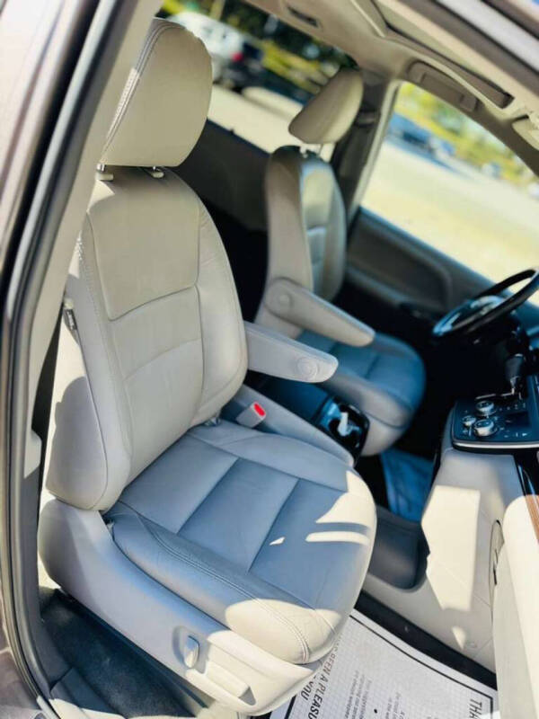 2016 Toyota Sienna XLE 8-Passenger