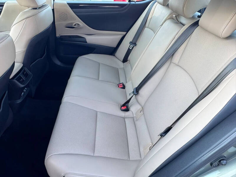 2019 Lexus ES 350
