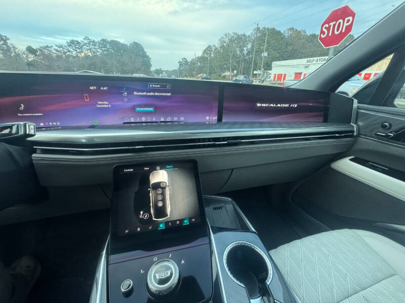 2025 Cadillac Escalade IQ Sport 1