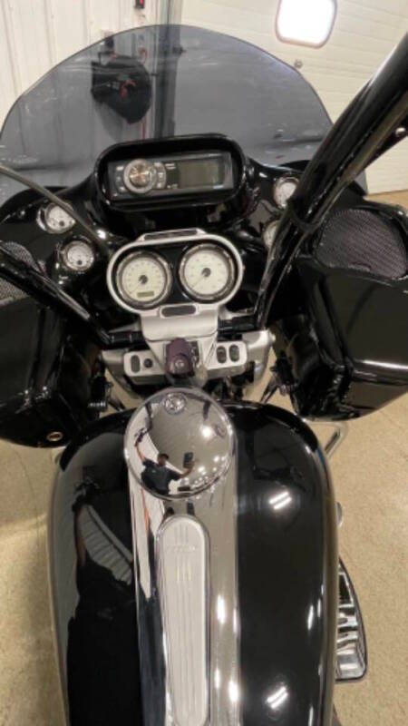 2012 Harley-Davidson Road Glide Custom 103