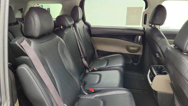 2025 Kia Carnival LXS