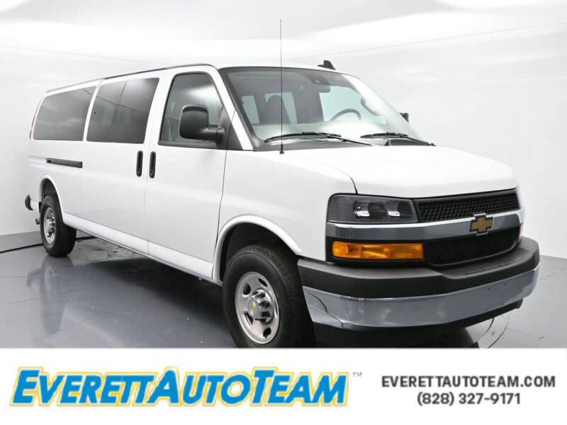 2025 Chevrolet Express LT 3500