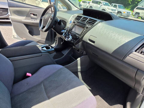2014 Toyota Prius v Three