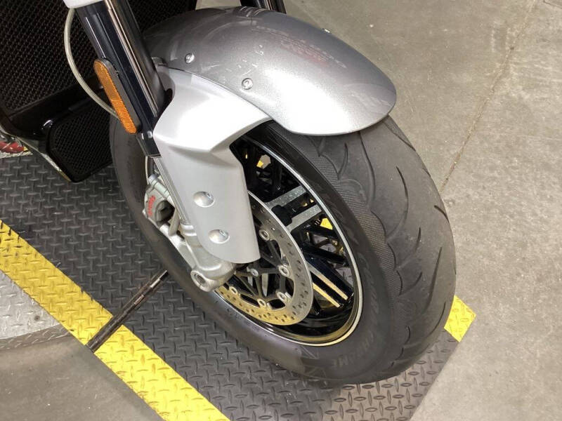 2022 Triumph Rocket 3 GT Silver Ice &amp; S