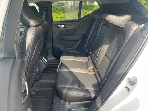 2026 Volvo XC40 B5 Core