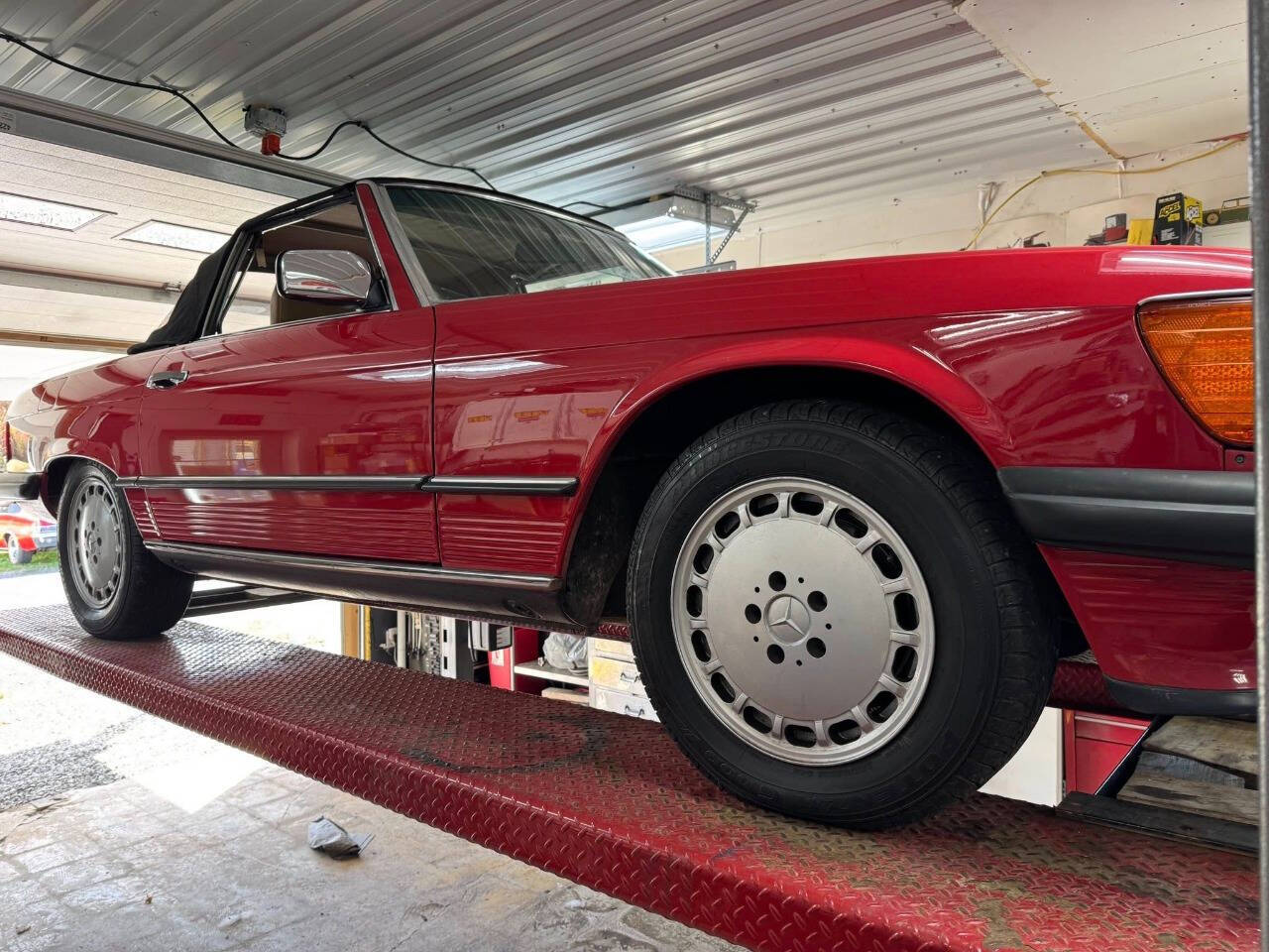 1989 Mercedes-Benz 560SL 63