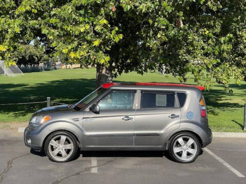 2011 Kia Soul +