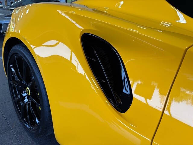 2025 Lotus Emira 17