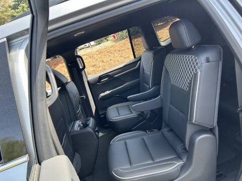 2025 GMC Acadia Denali