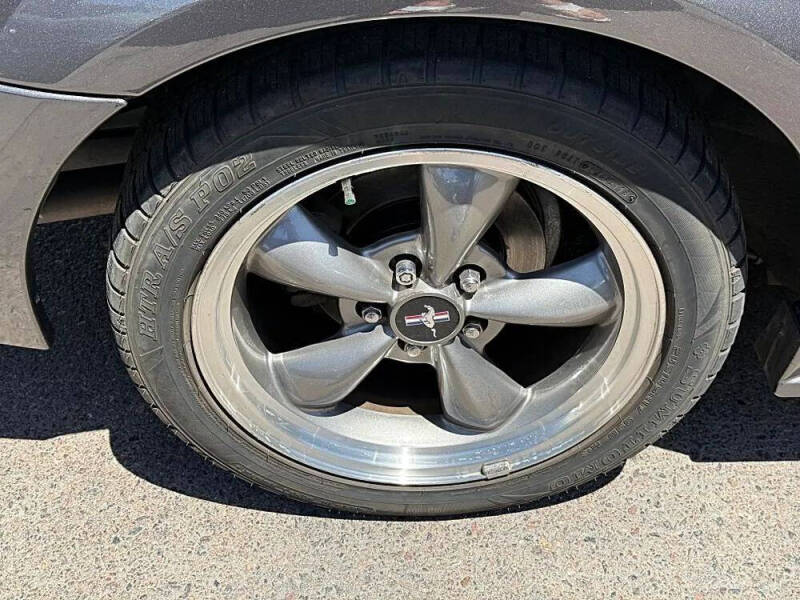 2004 Ford Mustang GT Deluxe