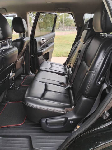 2017 Nissan Pathfinder SL