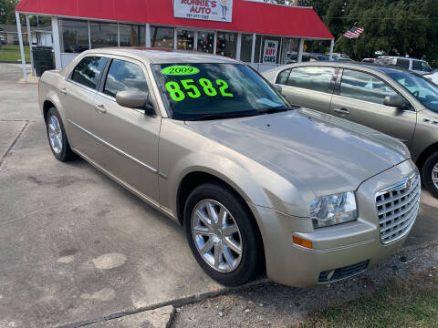 2009 Chrysler 300 for sale at Uncle Ronnie's Auto LLC in Houma LA