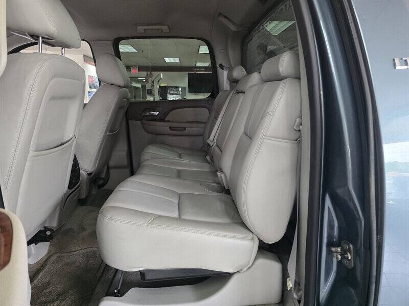 2011 Chevrolet Avalanche LT