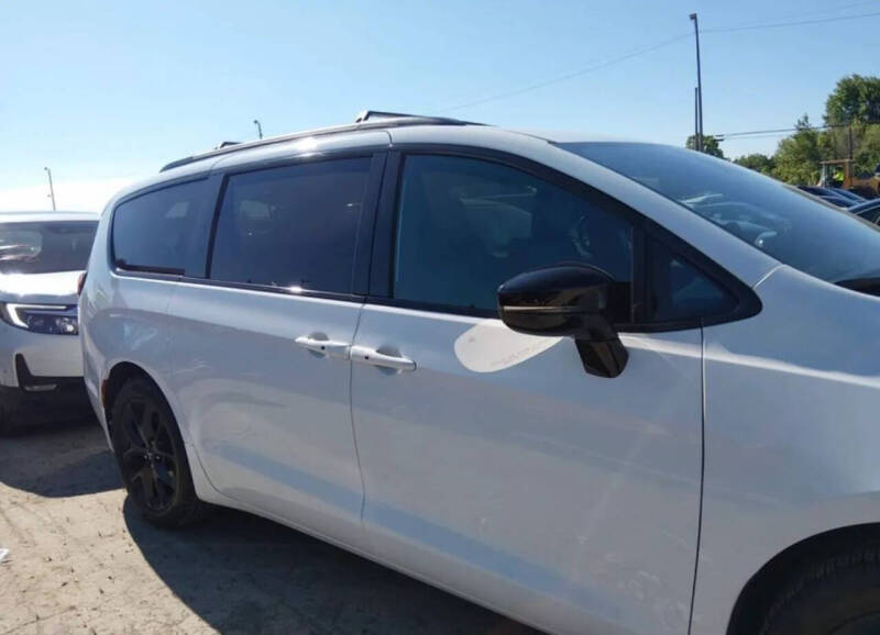 2024 Chrysler Pacifica Touring L