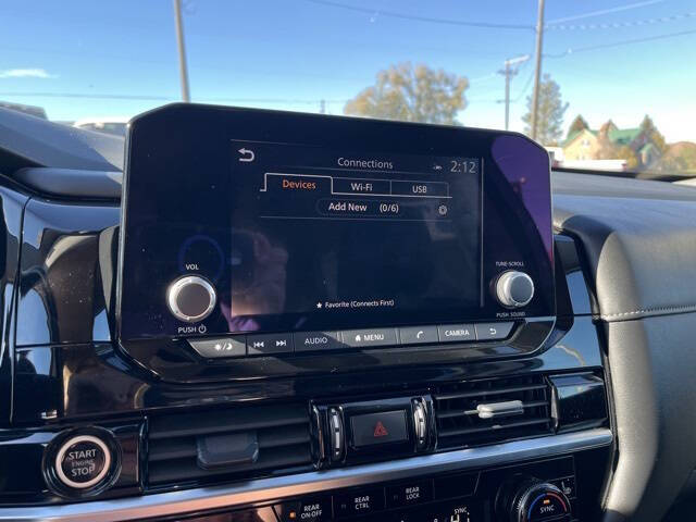 2024 Nissan Pathfinder SV