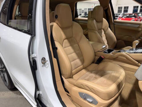 2013 Porsche Cayenne GTS