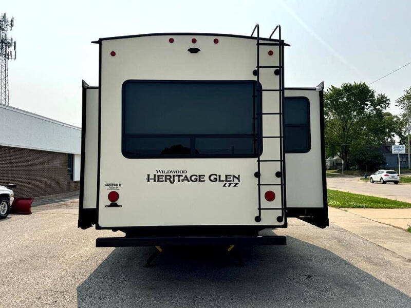 2019 Forest River Heritage Glen