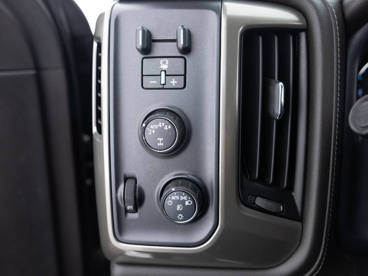 Used Car 2018 Chevrolet Silverado 1500  High Country 4x4 4dr Crew Cab 5.8 Ft. Sb For Sale Under $35,000 In Coal City, Illinois