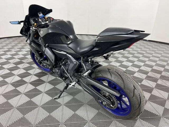 2025 Yamaha YZF-R7
