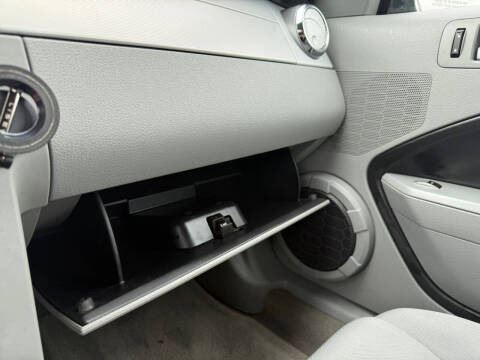 2005 Ford Mustang V6 Deluxe