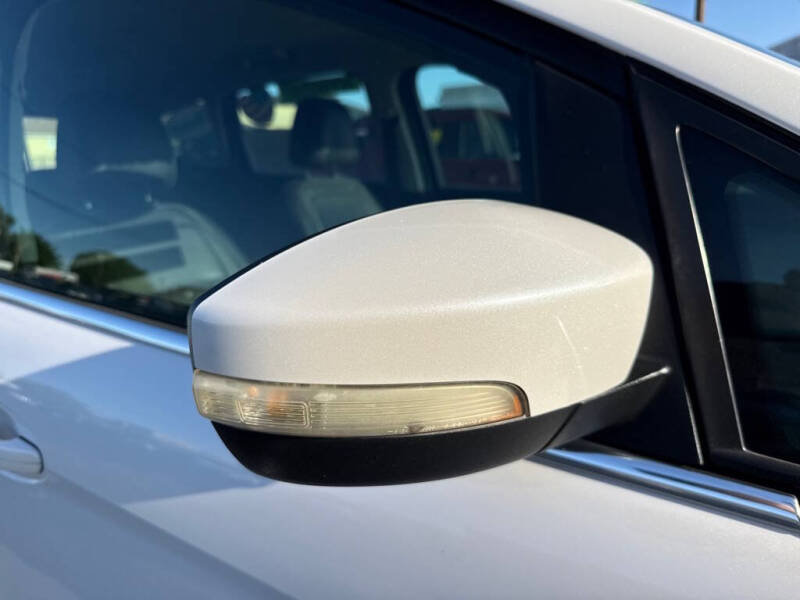 2017 Ford C-MAX Energi Titanium