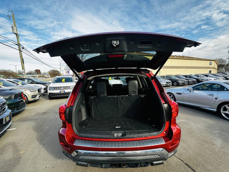 2017 Nissan Pathfinder SL